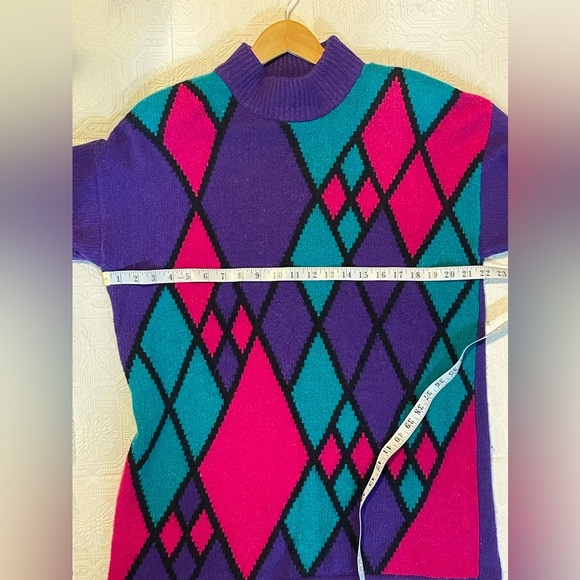 Vintage 90s Jeremy Scott Abstract Designed Pattern
Size L - Picture 10 of 11